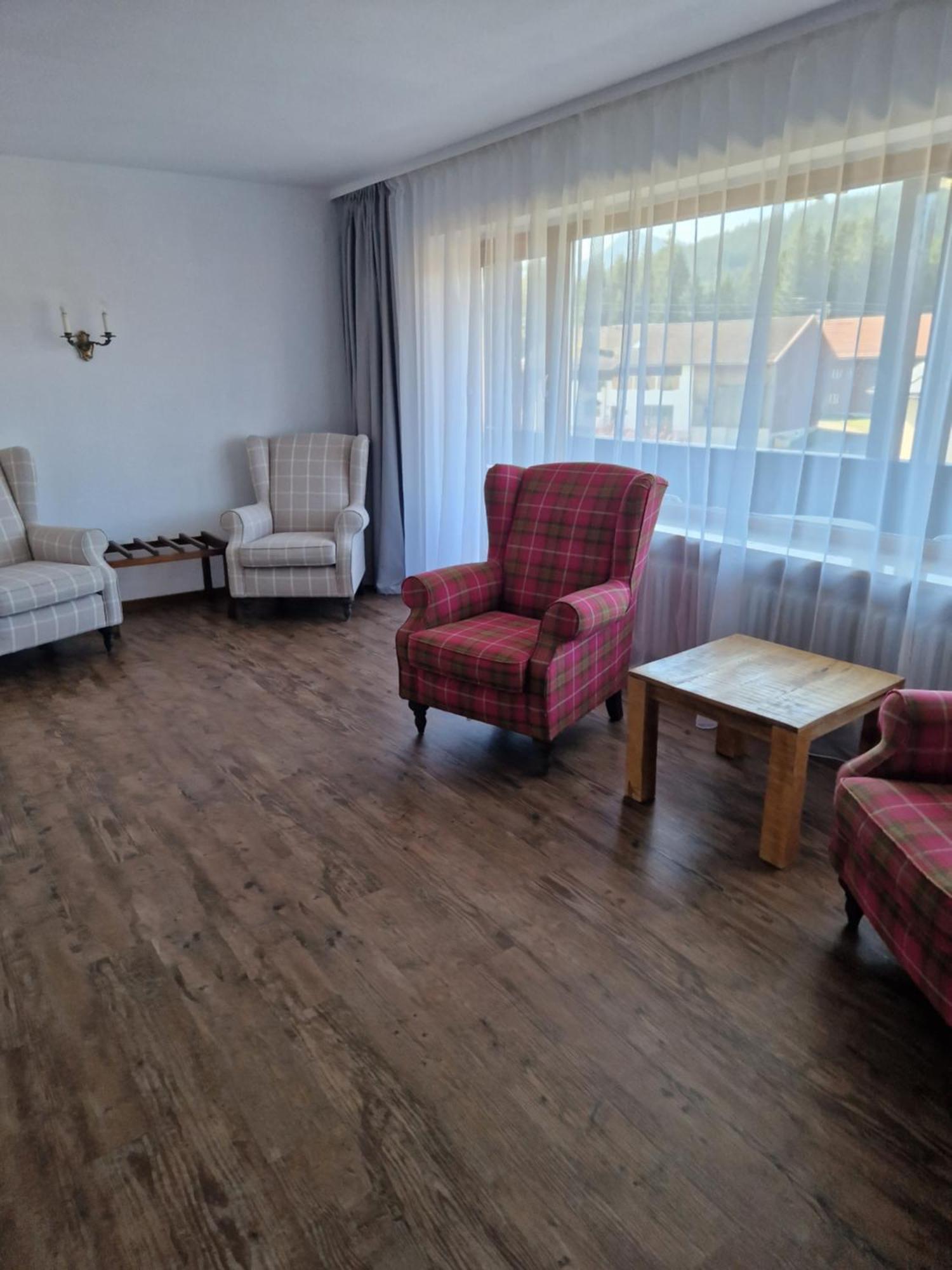 Hotel Waldhorn 容霍尔茨 外观 照片
